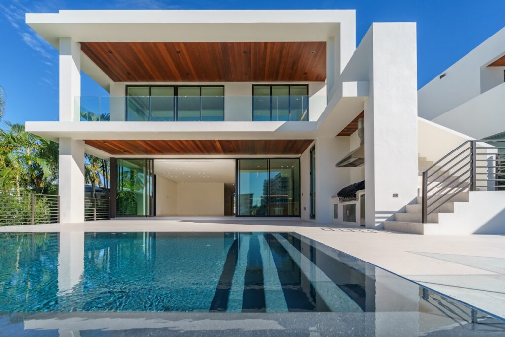 Villa vacacional en Lanzarote con placas solares — Decide Solar